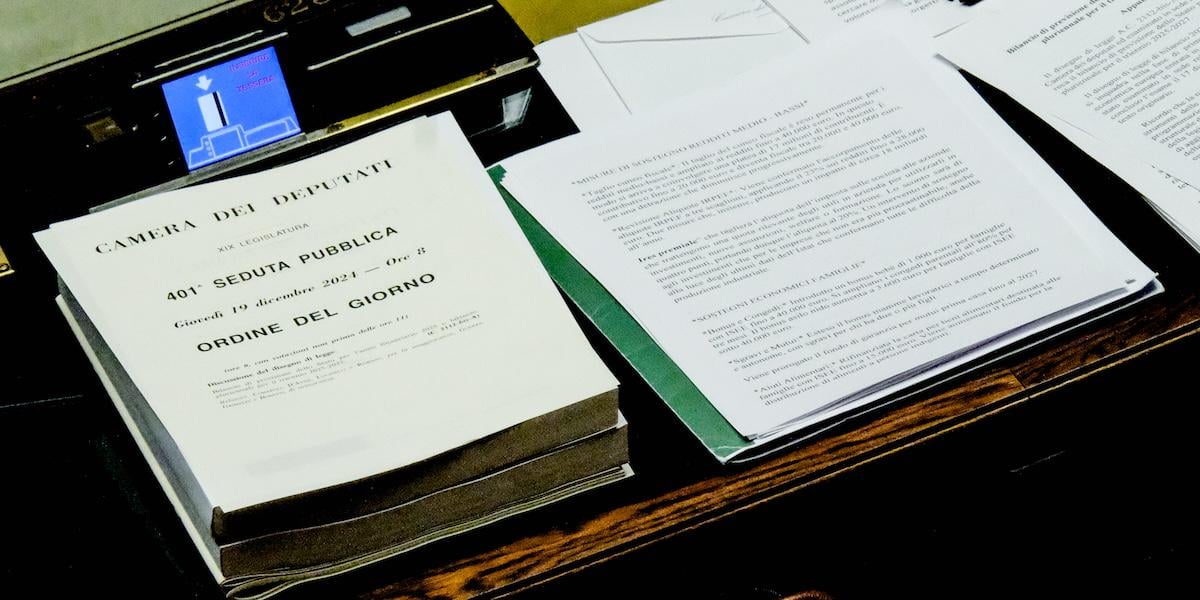 L'Italia perde un sacco di soldi per colpa delle leggi scritte male - Il Post