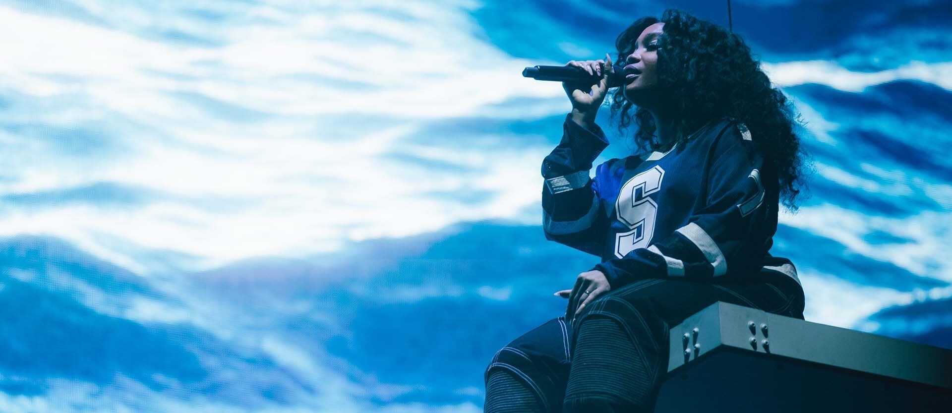 SZA - "Vakterna i Sverige försökte bråka med oss innan spelningen"