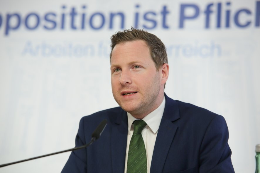 Perverse Logik: Österreich soll abgeschobenem Terroristen nachspionieren