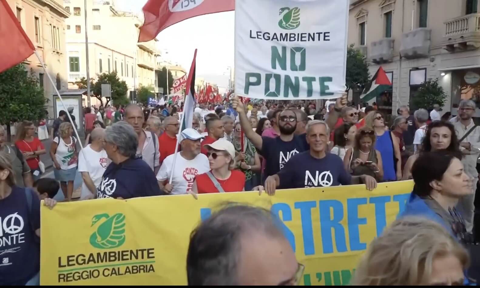 Protesters in Messina marched under “No Ponte” banners