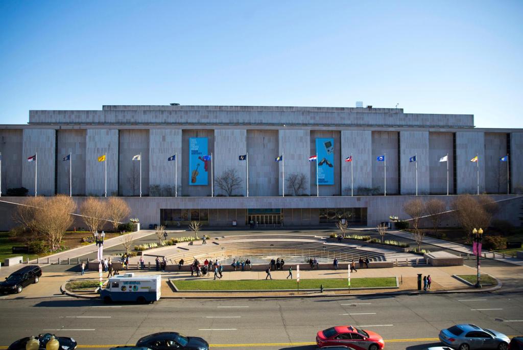 Smithsonian denies White House pressure to remove President Donald Trump impeachment references – Chicago Tribune
