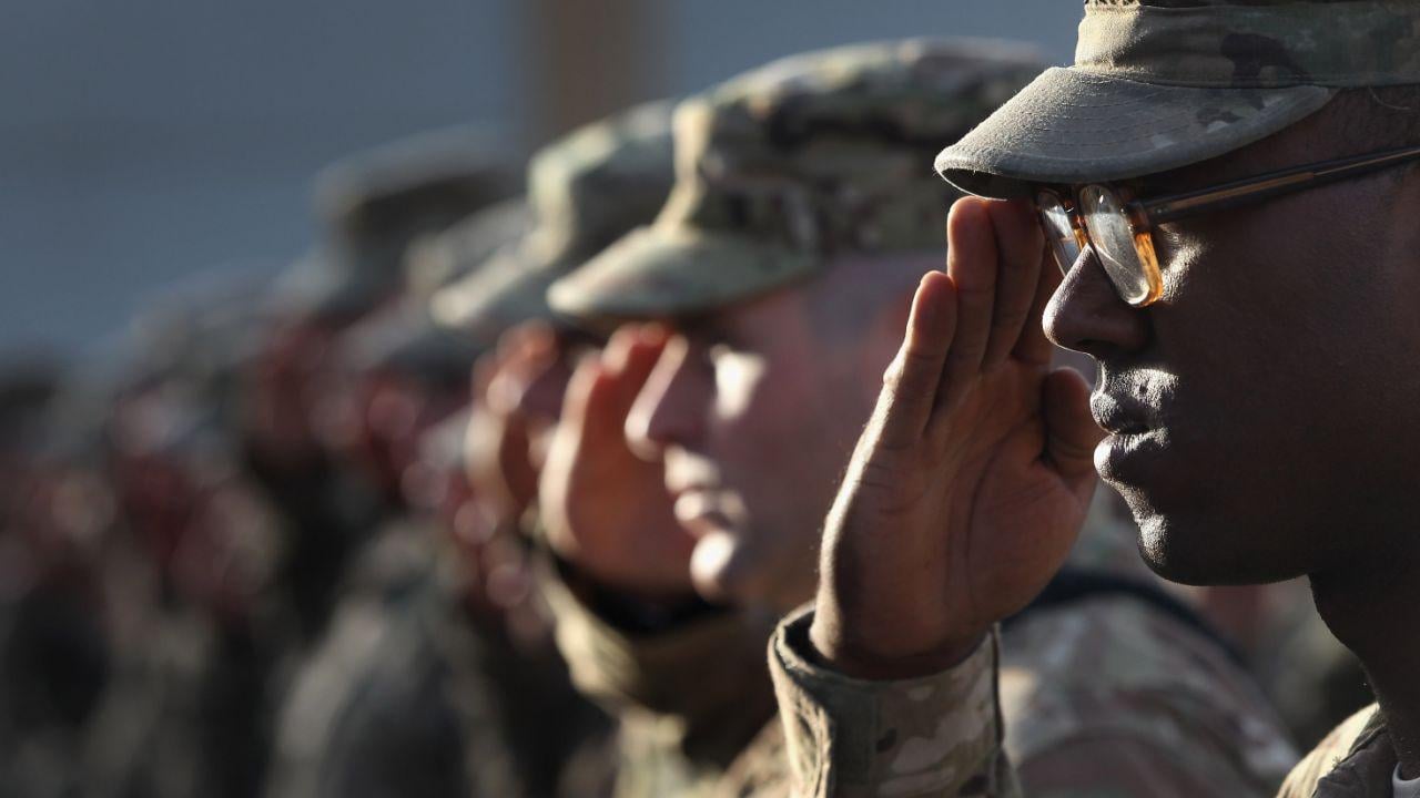 US soldiers save heart attack victim at Polish KFC