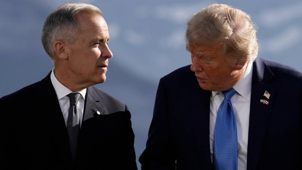 Click to play video: 'Carney holds ‘substantive and lengthy’ call with Trump as U.S. trade war stretches on'