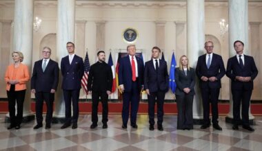 Trump a Zelenskyj v Bielom dome rokujú s európskymi lídrami