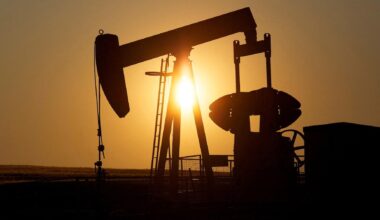 Oil set for steepest weekly losses since June