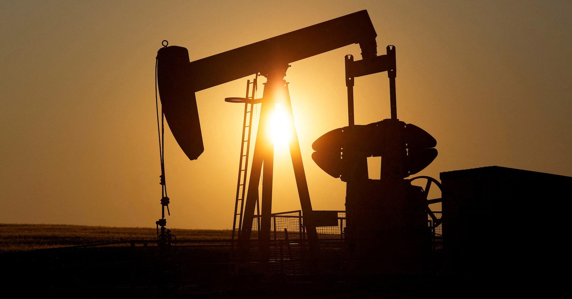 Oil set for steepest weekly losses since June