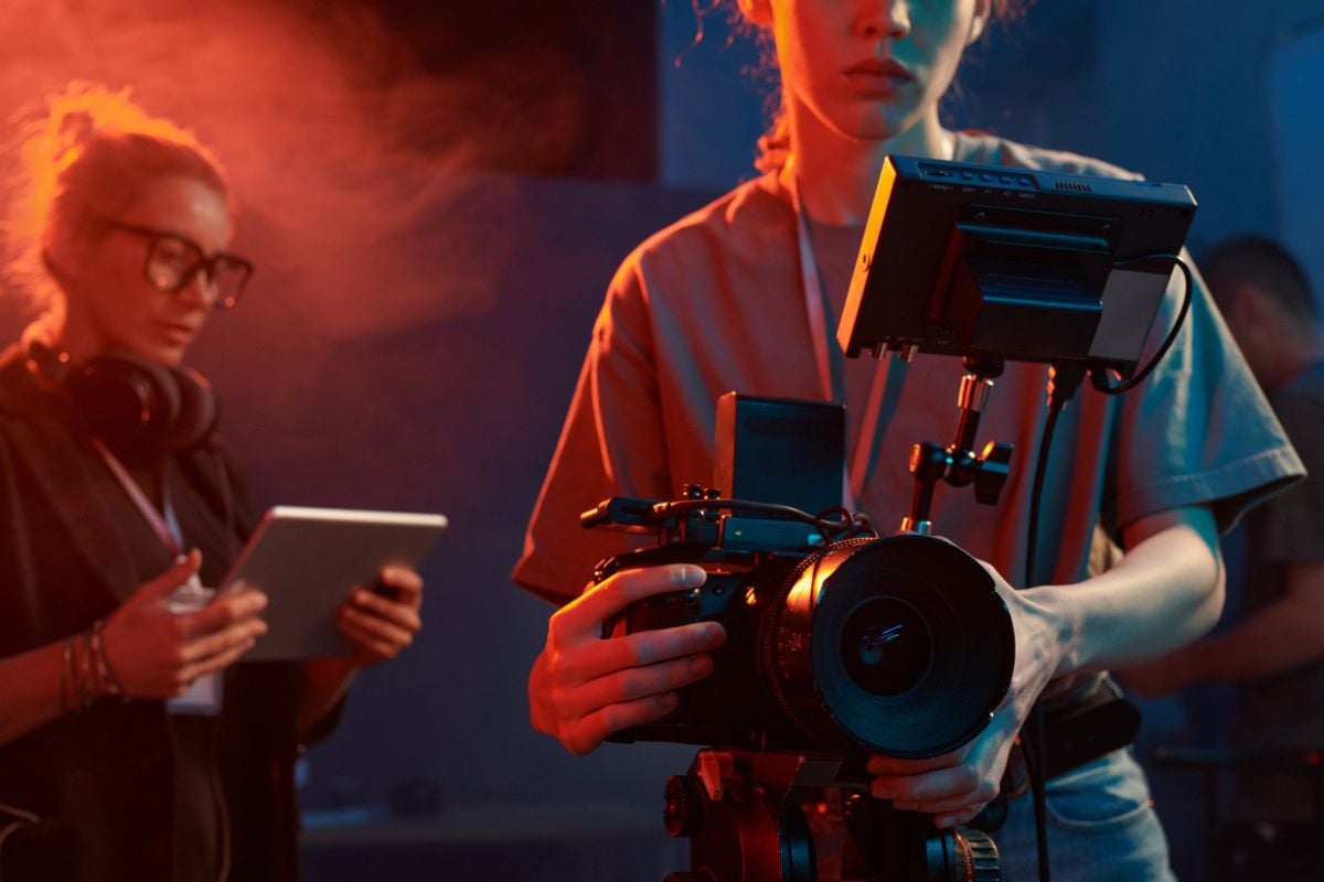 Creative full-time jobs drop, while freelance numbers rise