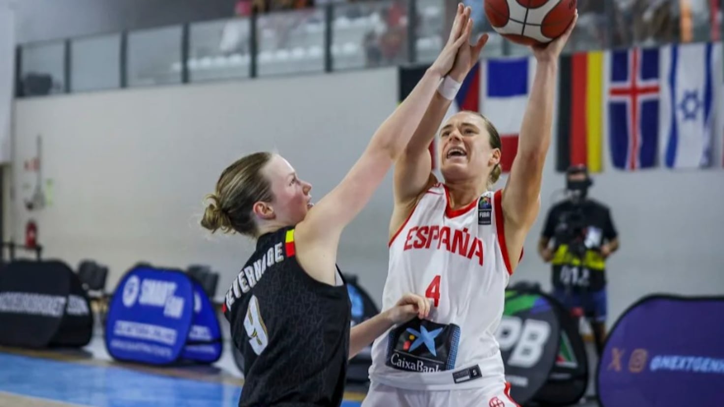 España pierde el liderato y pasa a octavos como segunda