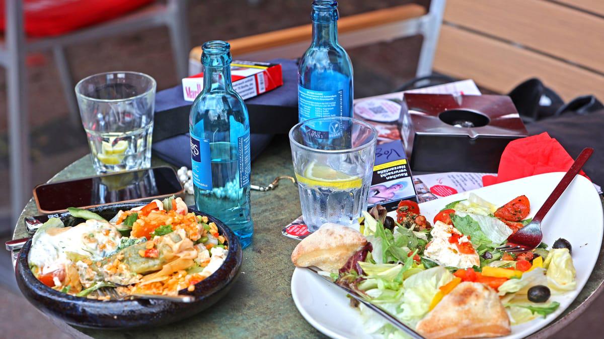 Kurioser Grund: Wirte klagen – Gäste essen immer weniger