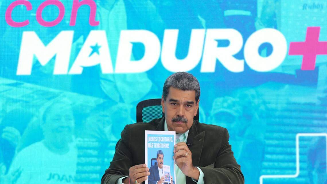 As warships approach Caribbean waters, Maduro mobilizes 4.5 million militias