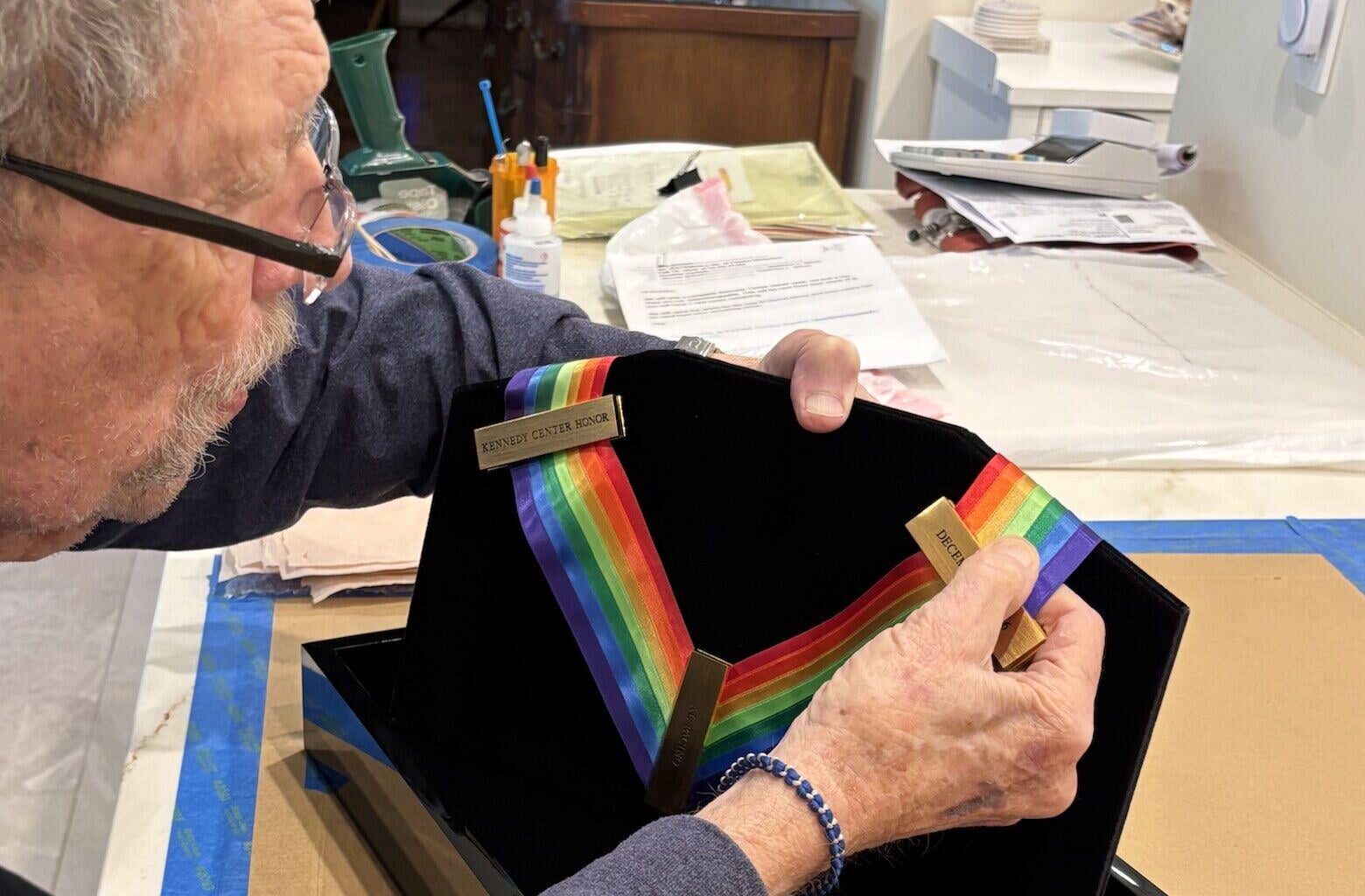 ‘It’s disappointing’: Family that made medallions for Kennedy Center honorees reflects on legacy after Tiffany & Co. takes over - WTOP News