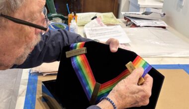 ‘It’s disappointing’: Family that made medallions for Kennedy Center honorees reflects on legacy after Tiffany & Co. takes over - WTOP News