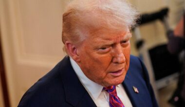 'Something is very wrong': Ex-Trump insider flags 'alarming' news about president's health