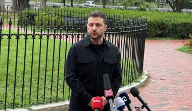 Zelensky says he will discuss territory with Putin as Ukraine signals readiness for unconditional peace talks with Russia