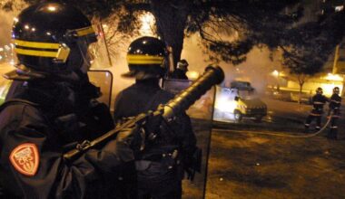 "Des black blocs qui cassent notre ville et notre festival" : la colère du maire d'Aurillac après de violentes confrontations entre CRS et émeutiers