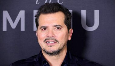 John Leguizamo Blasts Ex-Superman Dean Cain for Joining ICE: ‘What a Moron’