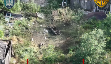 Russian soldier is hit as soon as he came out of cover by multiple fpv drones, "WORMBUSTERS" unit of the 414th "Birds of Madyar" UAS Brigade, 03.08.25