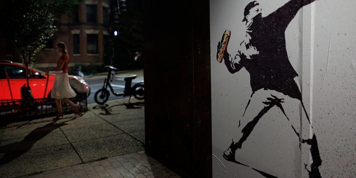 DC Grand Jury Refuses to Indict Sandwich-Throwing Man Opposed to Trump City Takeover