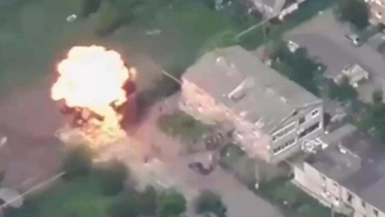 HIMARS GMLRS striking a group of Russian troops in the Sumy direction.