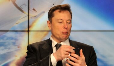 Elon Musk Says He’ll Restore the Vine Video Archive (Again)
