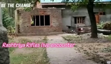 [Enemy Visible] Indian RR soldier kills a Pakistani Soldier from close range