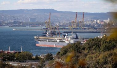 Trump pressures China and India to stop buying cheap Russian oil