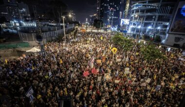Entsetzen über Geiselvideos: Zehntausende Israelis fordern Geisel-Deal