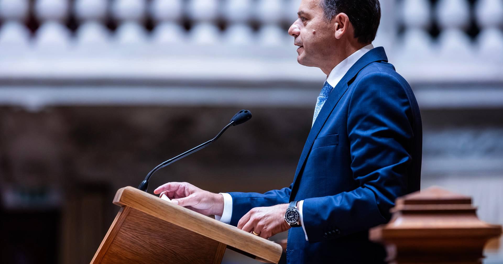 Governo mantém-se firme na Lei de Estrangeiros, promete Luís Montenegro