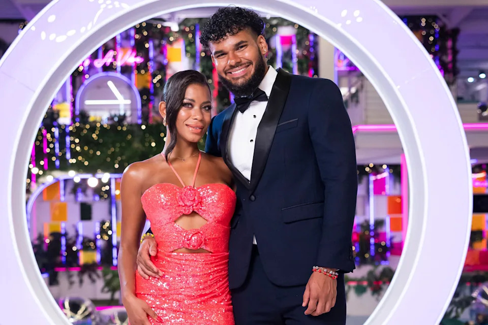 Amaya Espinal and Bryan Arenales