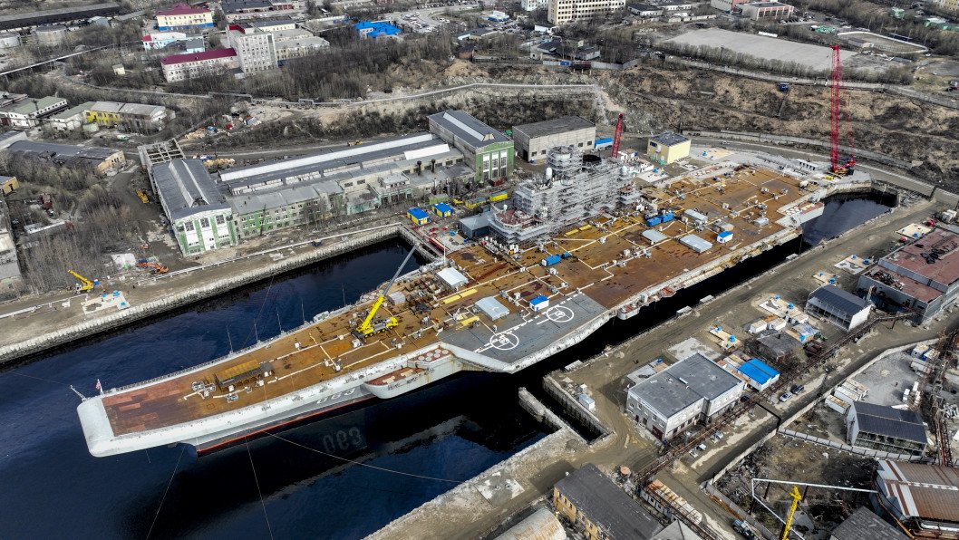 Russia Puts Its Only Aircraft Carrier Admiral Kuznetsov Up for Sale—Smoke, Leaks, and Delays Included