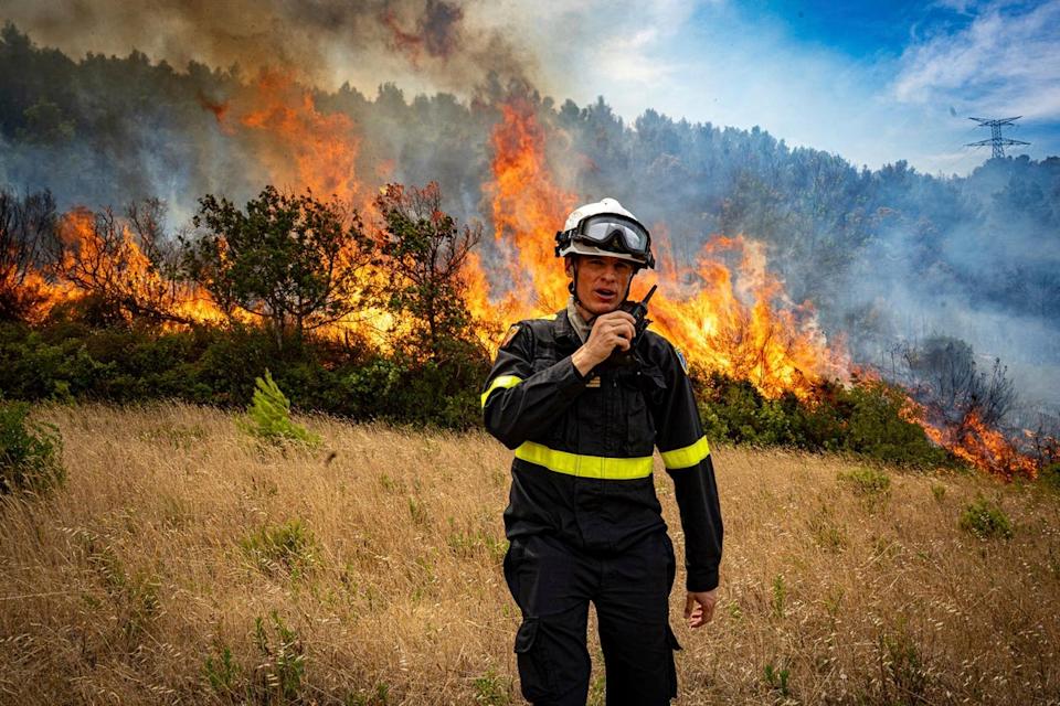 The fire destroyed 36 houses, damaged 20 others, and forced around 2,000 residents and tourists to flee (Securite Civile)