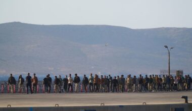 Migrant arrivals resume after lull