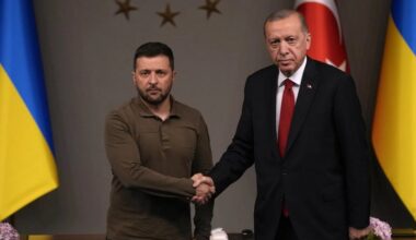 Türkiye and Ukraine presidents discuss key issues and ties