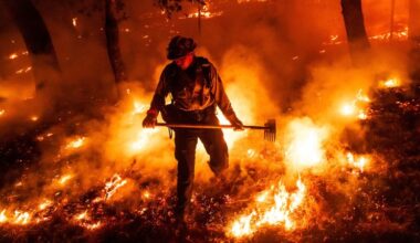 Wildfires expand in Oregon and California, threatening homes and prompting evacuations