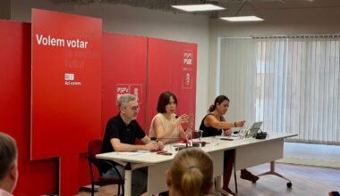 Arcadi España, Diana Morant y Zulima Pérez en la reunión. - Foto: PSPV