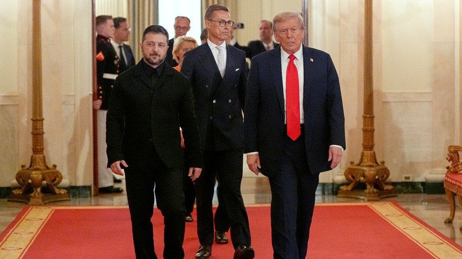 Rencontre Trump-Zelensky | «Il y aurait eu une pause pour appeler Vladimir Poutine» -Valérie Beaudoin