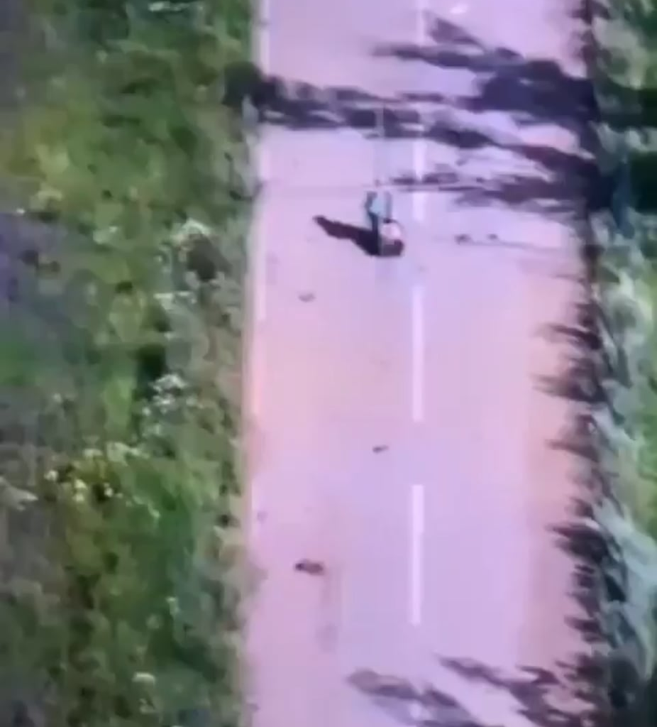 Elderly woman was walking home and got shot by russians, then they kills her with their FPV drone - Kupyansk Direction🤬