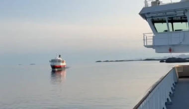 MS Nordkapp passing MS Nordnorge in Svolvær