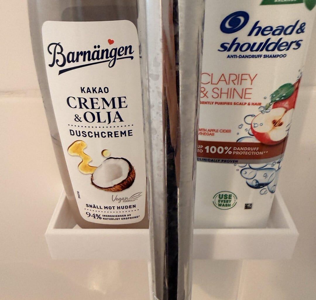 Version 2 av min duschylla. Nu med dräneringshål och en lite högre kant!