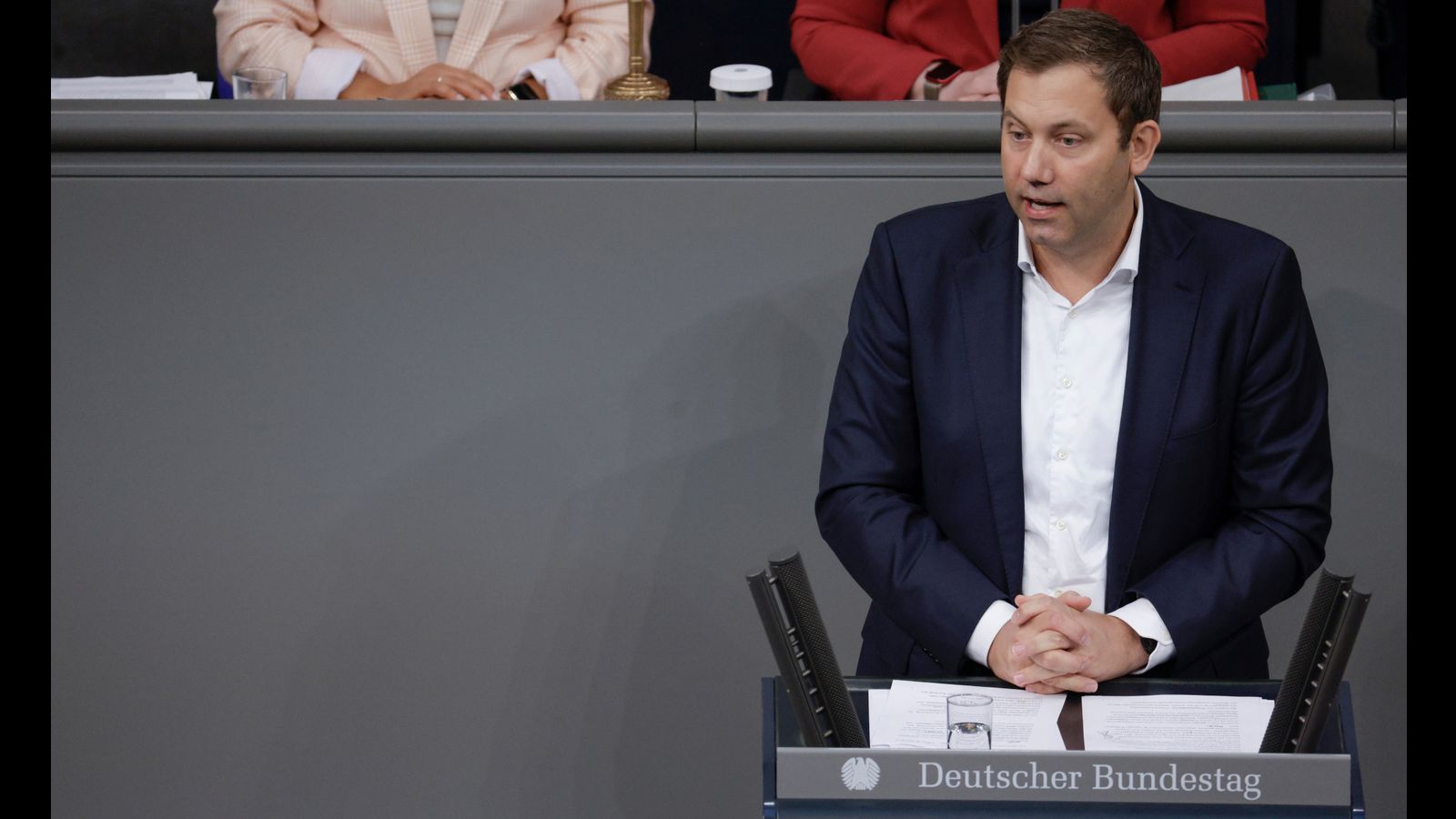 German government adopts 2026 budget: Rearmament and social cutbacks