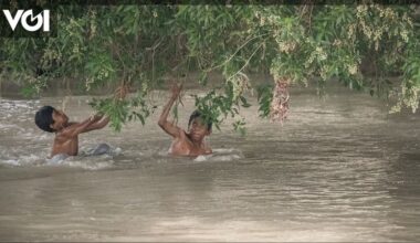 Pakistan Evacuates 150 Thousand People Along 3 Rivers Threatened By India's Floods