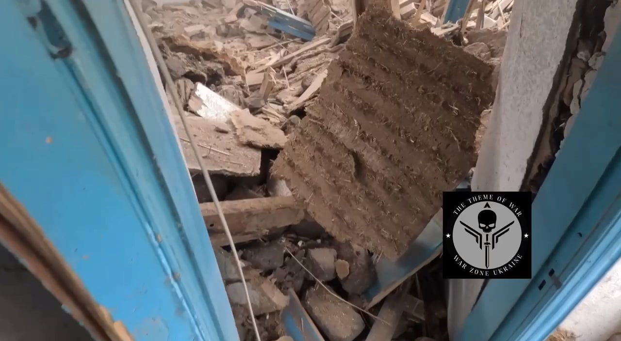 Fighter from "Bratstvo" battalion takes revenge on a Russian who killed one of his brothers in arms, Kharkiv region 2025 [NSFW] [Enemy visible] [Music from source]
