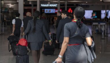 Ottawa imposes binding arbitration, forcing Air Canada flight attendants back to work
