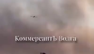 A Russian civilian records a Ukrainian "Liutyi" UAV striking an oil refinery in Novokuibyshevsk.