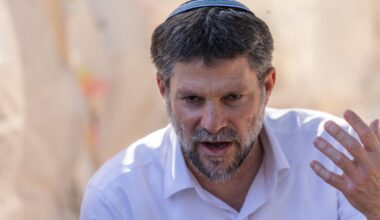 Anyone in Gaza City who doesn’t evacuate ‘can die of hunger or surrender,’ Smotrich said to tell IDF chief