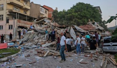 Magnitude 6.1 earthquake causes buildings to collapse in Turkey