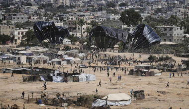 France to begin air-dropping 40 tonnes of food aid into Gaza