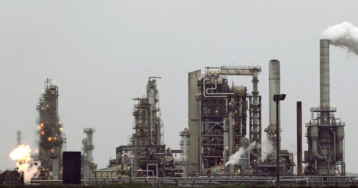 WA fines oil refineries millions for acid, wastewater violations