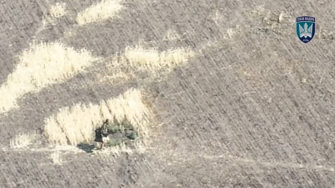 Ukrainian 414th UAV Brigade, 'Birds of Magyar,' used an FPV drone to eliminate a russian invader who tried to play dead after spotting the drone. Video posted on August 1, 2025