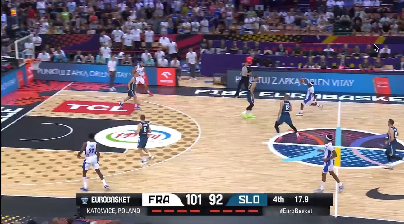 France and Slovenia players started to shake hands, and then suddenly Sylvain Francisco went for a layup, leading to a heated moment!